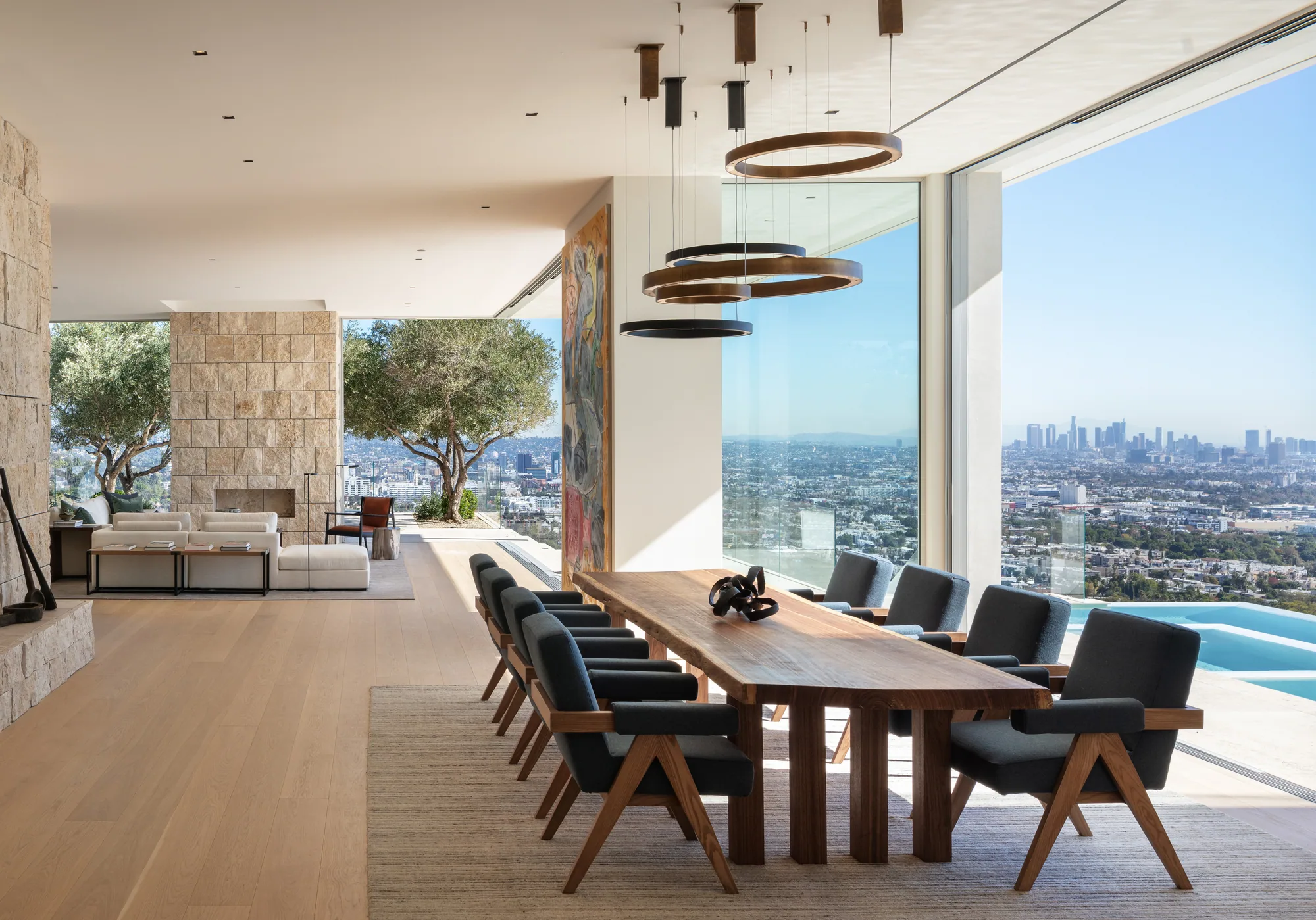 SOCIAL — yemek odası, Los Angeles manzarası — SAOTA, Bellgave